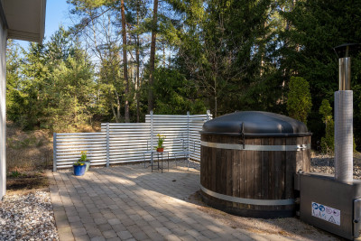 Terrass (Badtunna ingår ej) Terrass (Badtunna ingår ej) Lindvägen 18B