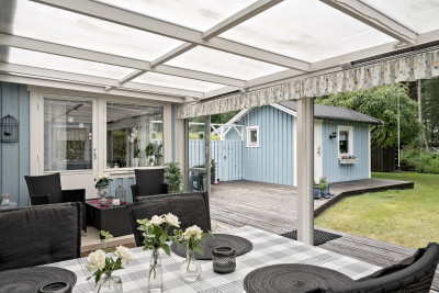 Inglasat uterum Kronovägen 22