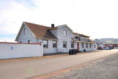 Framsida Bäckagårdsvägen 1