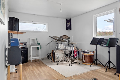 Hobbyrum i garagebyggnaden Vallberga 146