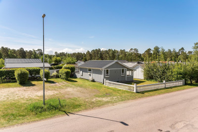 Framsida Framsida Åmotslingan 12