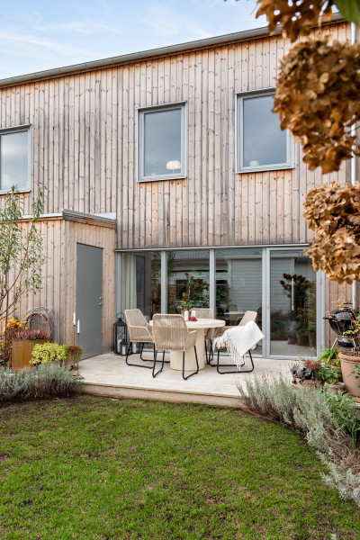 Uteplats trädgårdssida Iduns väg 6B