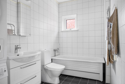 Badrum på ovanvåningen Lantmannagatan 8C