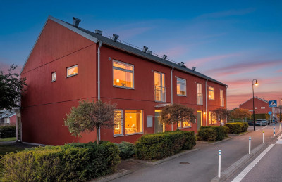 AI-bearbetad kvällsversion av orginalfoto. Avvikelse kan förekomma Lantmannagatan 8C