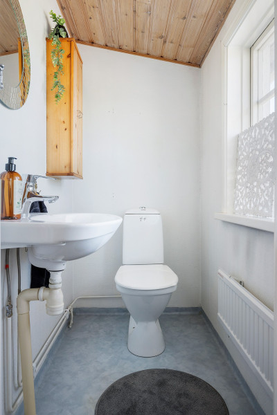 WC, ovanvåning Mellby 523
