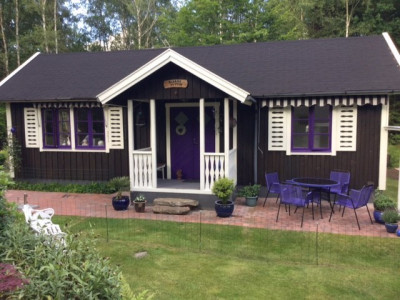 Säljarens sommarbild Bögilts stugområde 157