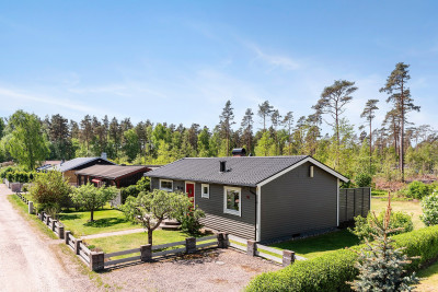 Framsida Tönnersa strandby 10