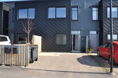 Entré Tors väg 13B