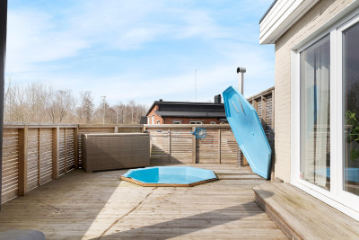 Soldäck med vedeldat utespa Flädervägen 2