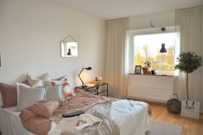 Sovrum 1 UTHYRES Stationshuset Båstad