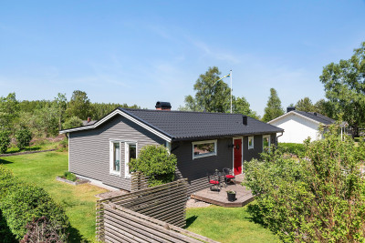 Framsida Tönnersa strandby 10