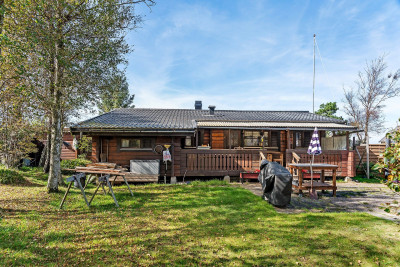 Trädgårdssida Tärnvägen 4 + Tärnvägen 4 A