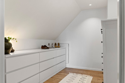 Klädkammare i anslutning till sovrum Vallberga 146